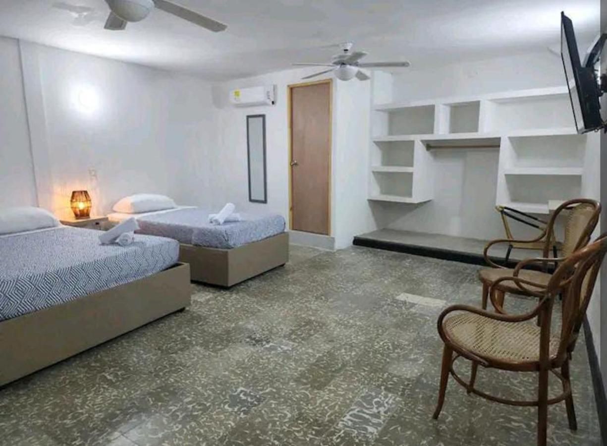 M4 Económico Estándar Hotel