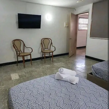 Hotel M4 Economico Estandar