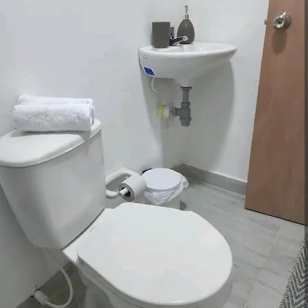 Hotel M4 Economico Estandar *